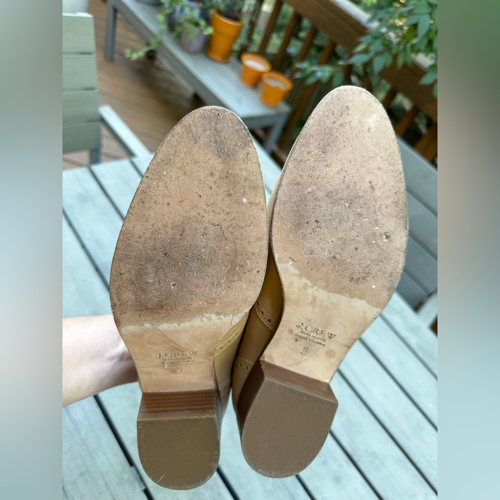 J Crew Women’s Leather Beige Tan Wing Tips Heels Size 9 - Picture 4 of 8